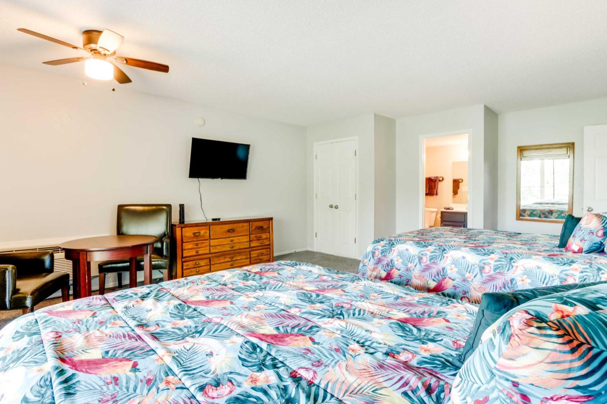 Margaritaville Resort Retreat With Hot Tub And Deck Osage Beach Exterior photo